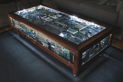 Computer-Mainboard-Tisch