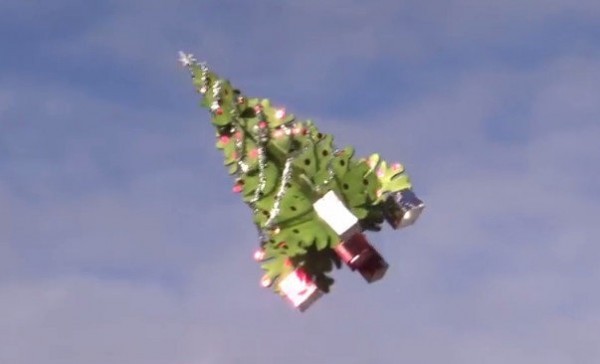 fliegender-Weihnachtsbaum
